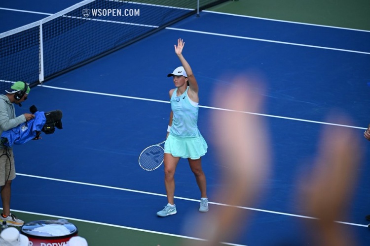 一场球场上 一场球场上